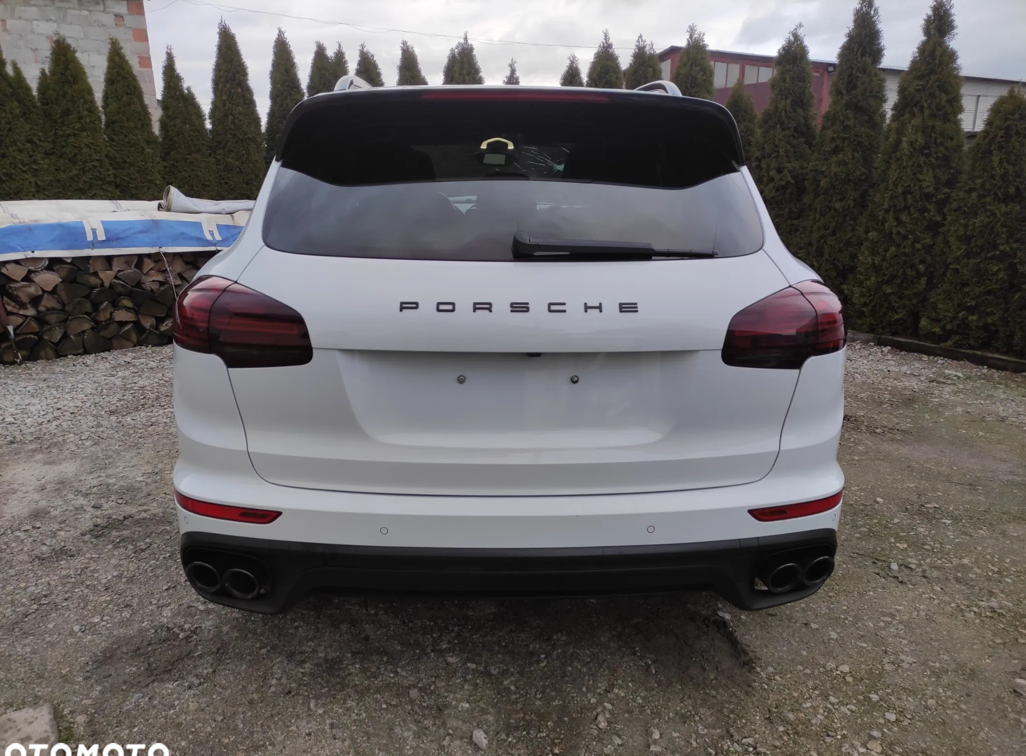 Porsche Cayenne cena 127800 przebieg: 127000, rok produkcji 2017 z Kańczuga małe 232